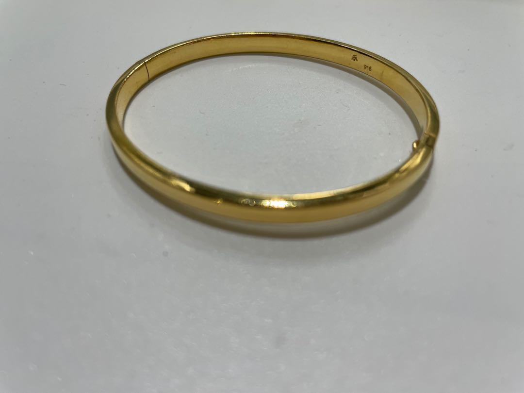 916 Gold oval bangle