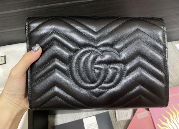 💯% Authentic Gucci WOC (Category: Luxury Bags & Wallets) located in Pasig City. Submitted by mikebyme (Listing ID 1129058893, Image 3). Description: 💯% authentic, Full set (box, dustbag, receipt) .