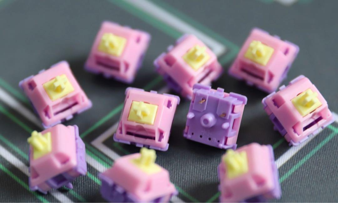 Banana Split switches x 110, Computers & Tech, Parts & Accessories