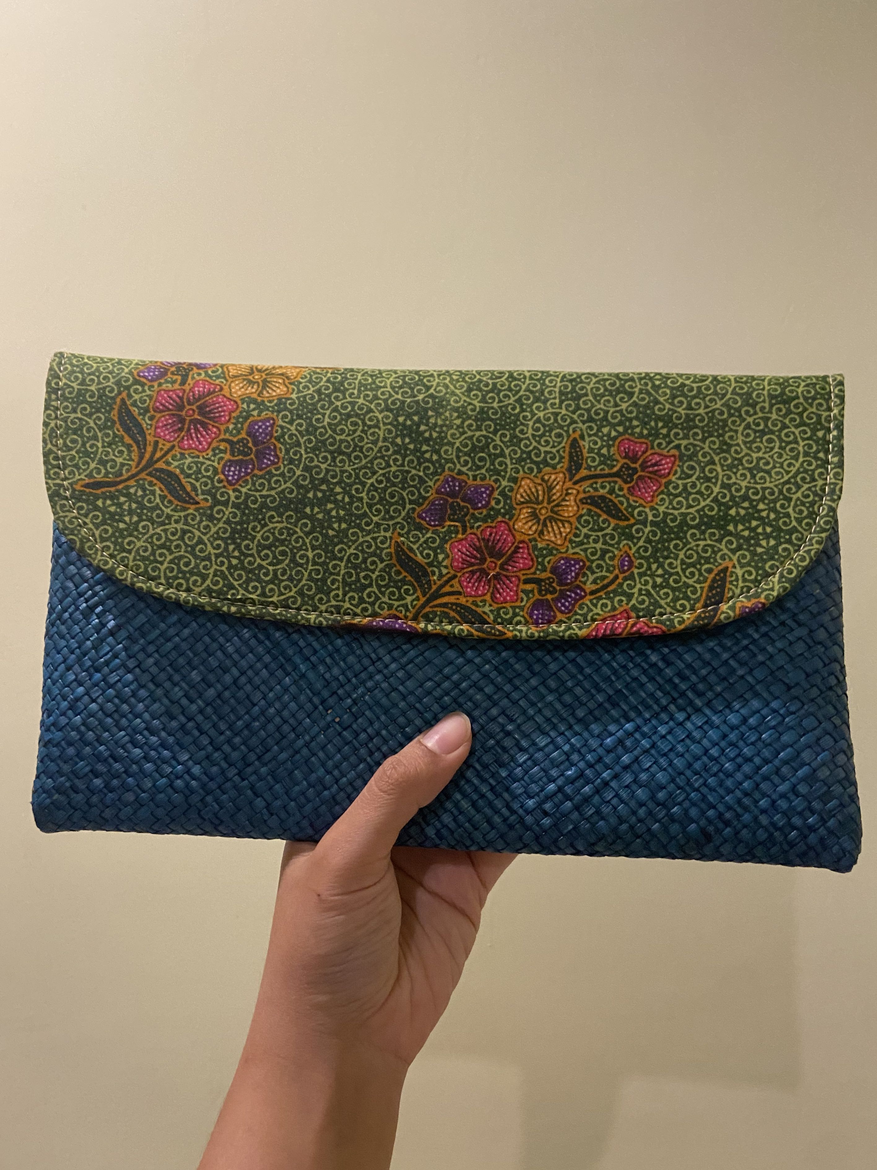 Batik u0026 Mengkuang Clutch, Womenu0027s Fashion, Bags u0026 Wallets on Carousell