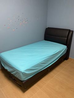 (Category: ) located in . Submitted by poohwee (Listing ID 1129063324, Image 1). Description: .
