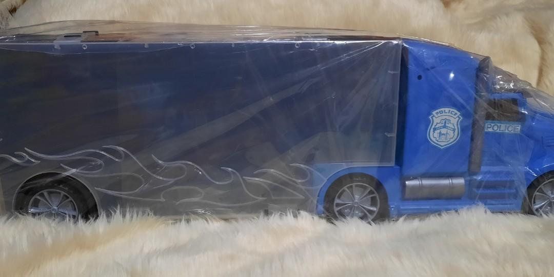 Big truck/ die cast case (Category: Vehicle & Diecast Models) located in Paranaque City. Submitted by kaelstoypalace (Listing ID 1128964194, Image 2). Description: Brand new IN GOOD CONDITION have dents on the upper part NO RETURN NO EXCHANGE NO REFUND.