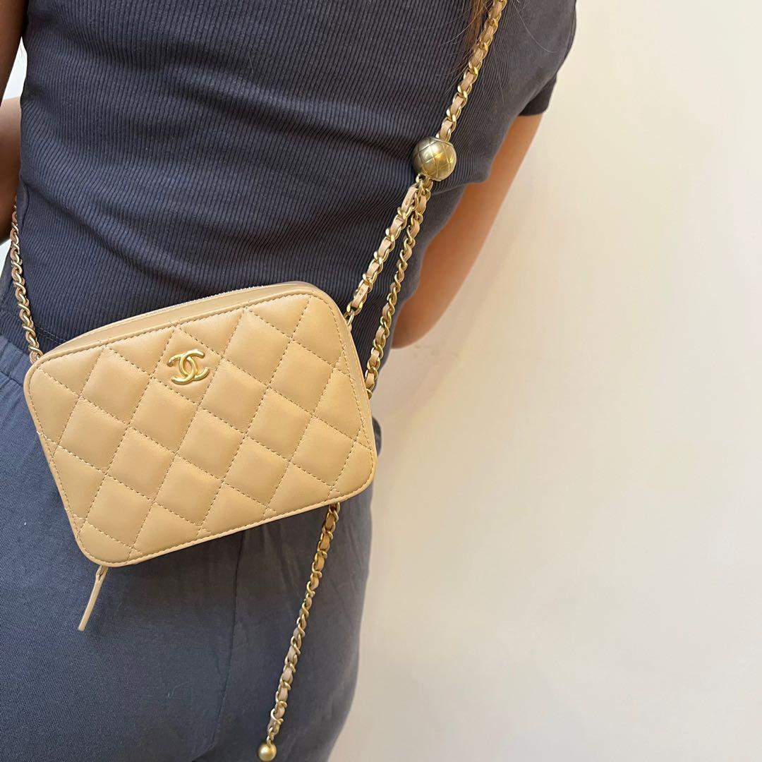 Chanel gold ball camera bag 2022, 女裝, 手袋及銀包, 單肩包 Carousell