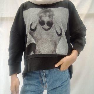 Crewneck black girl