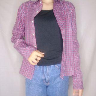 Kemeja kotak maroon