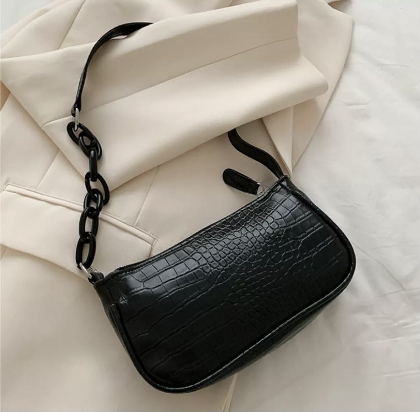 Korean style sling beg