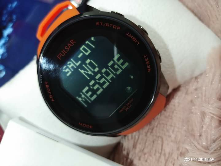 MENS PULSAR WATCH