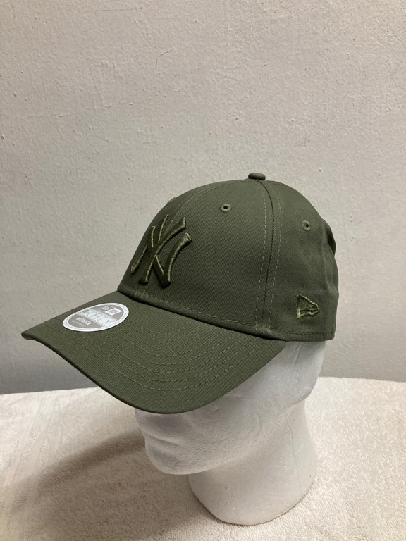 New Era 9Forty NY Yankees in Army Green Cap W Men s Fashion