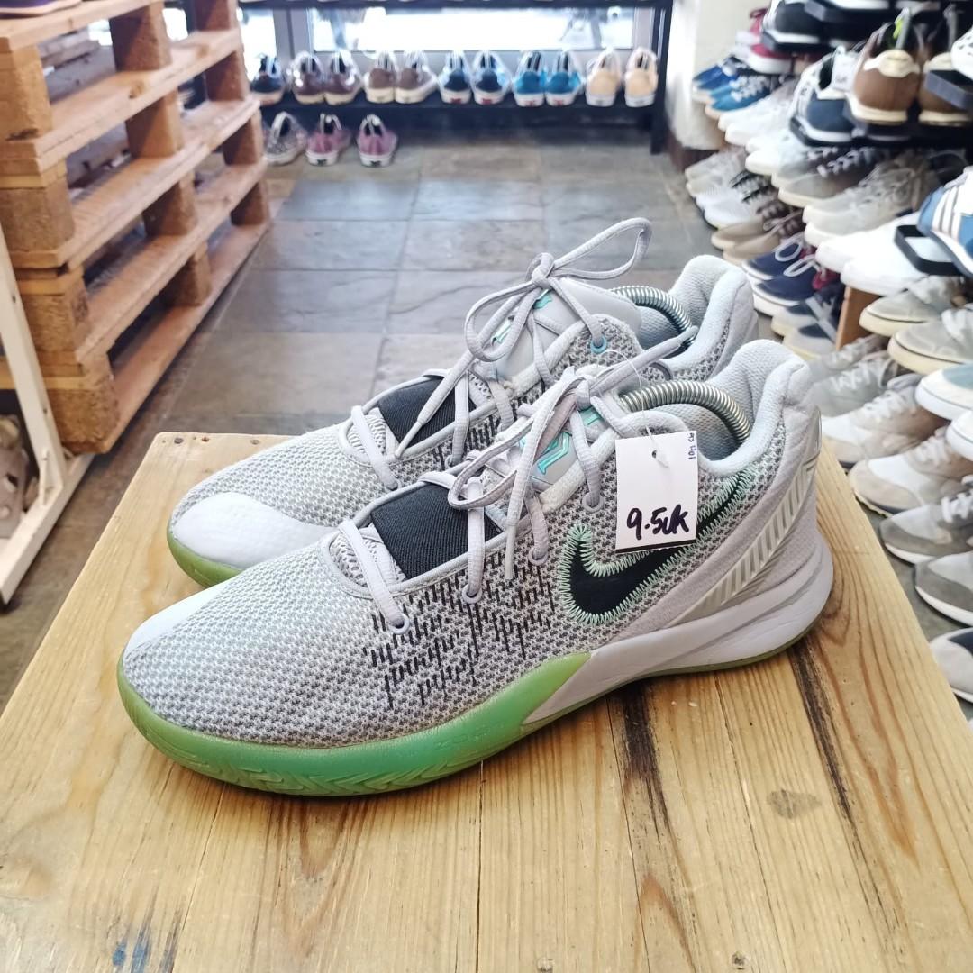 NIKE KYRIE FLYTRAP 2