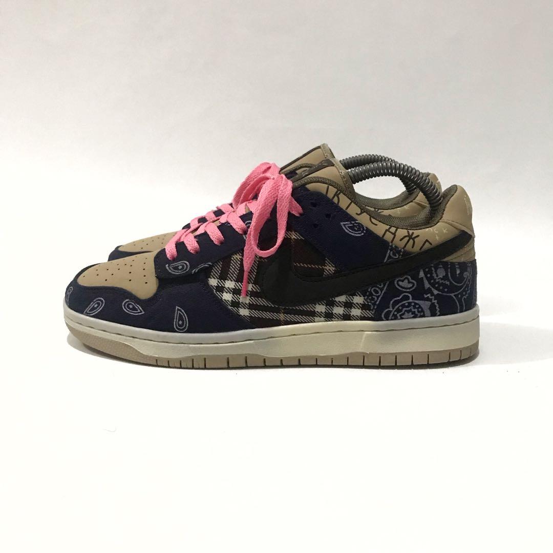 Nike SB Dunk Low Travis Scott Cactus Jack, Fesyen Pria, Sepatu , Sneakers  di Carousell