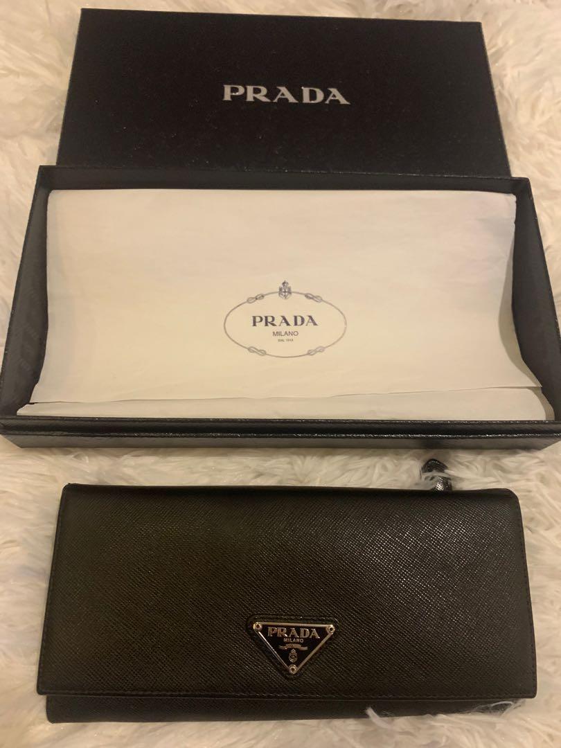 long wallet prada
