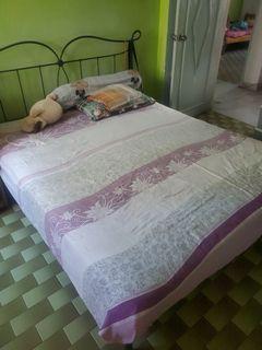 Queen size bed self pick up