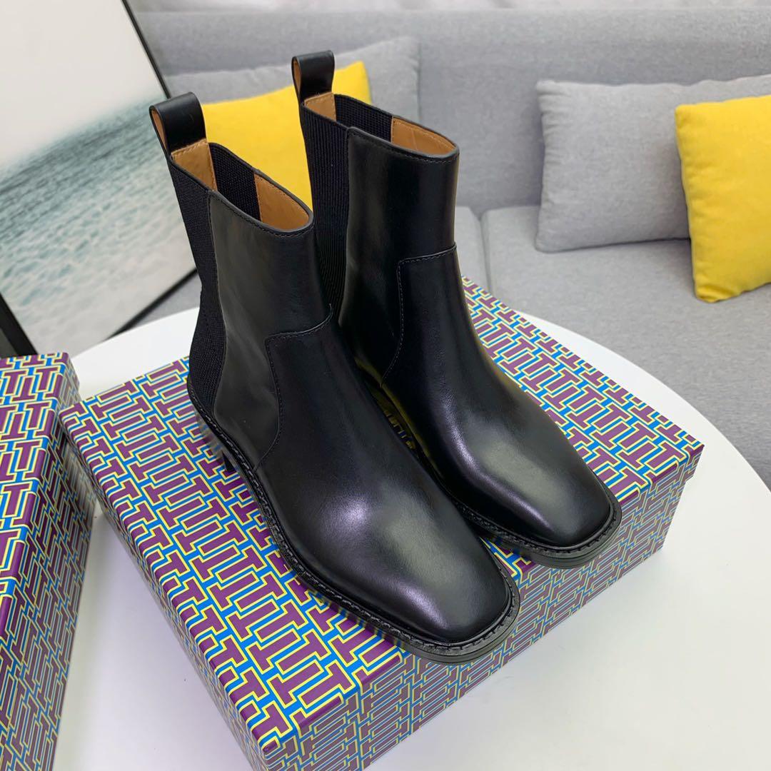Tory Burch Chelsea Boots, Women's Fashion, Footwear, Boots on Carousell