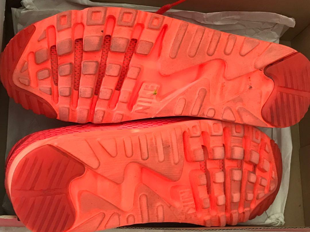 Red october air max hotsell