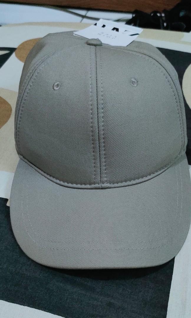 Zara basic cap, Fesyen Pria, Aksesoris 