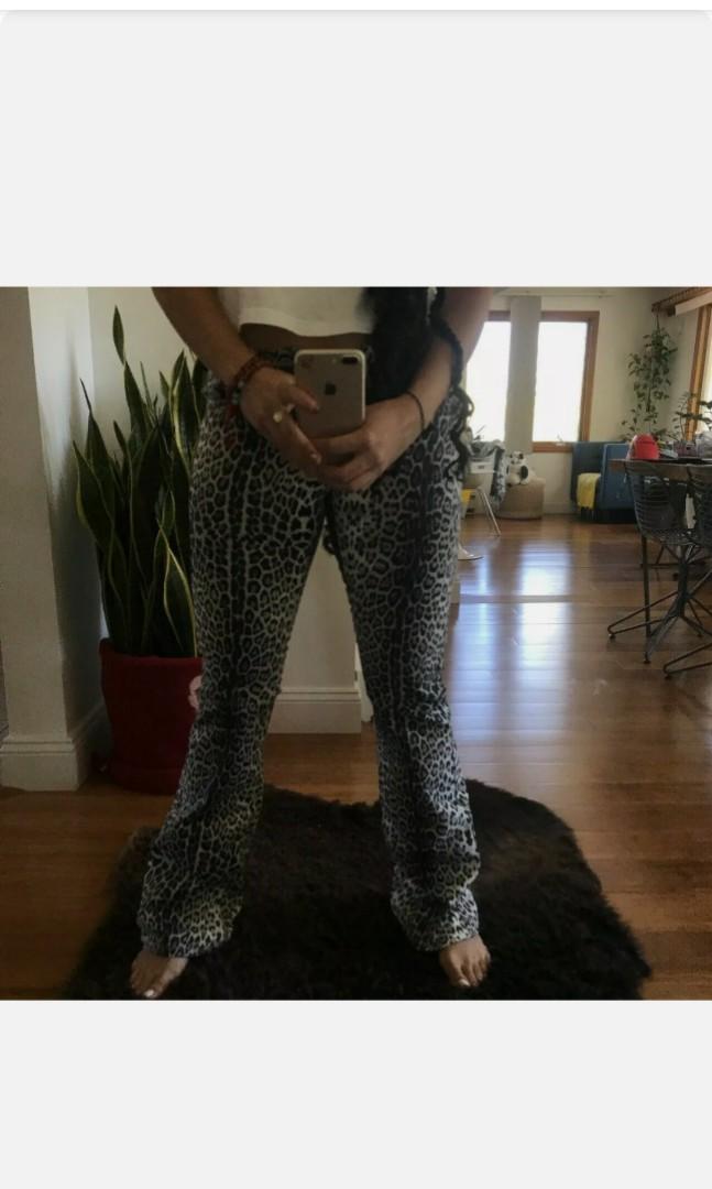 Authentic Roberto Cavalli x h&m leopard print denim pants (Category: Other Bottoms) located in Manila. Submitted by saksthriftavenuebyluckymaria8 (Listing ID 1130796811, Image 3). Description: Roberto Cavalli x H&M leopard print denim pants size 4 US waist 14in hips 18-20in length 37in inseam 29in crotch 10in leghole 9in thigh 8in stretchable made in Turkey.