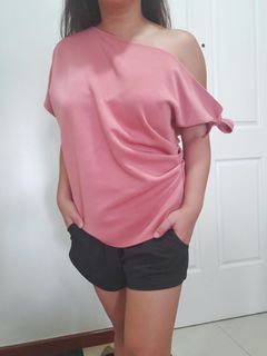 (Category: ) located in . Submitted by shop2closet (Listing ID 1130663735, Image 1). Description: .