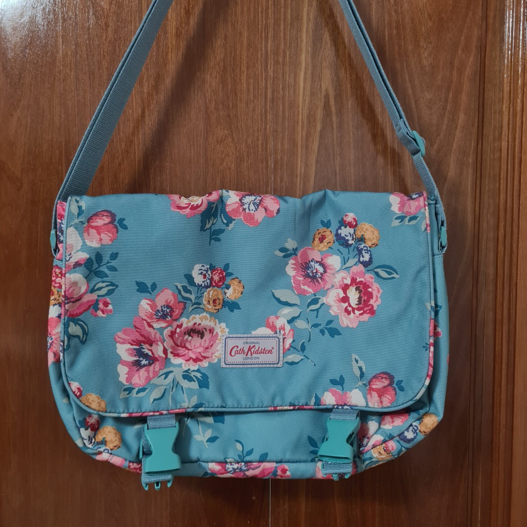 Cath Kidston Messenger Bag, Women's Fashion, Bags & Wallets, Crossbody Bags on Carousell