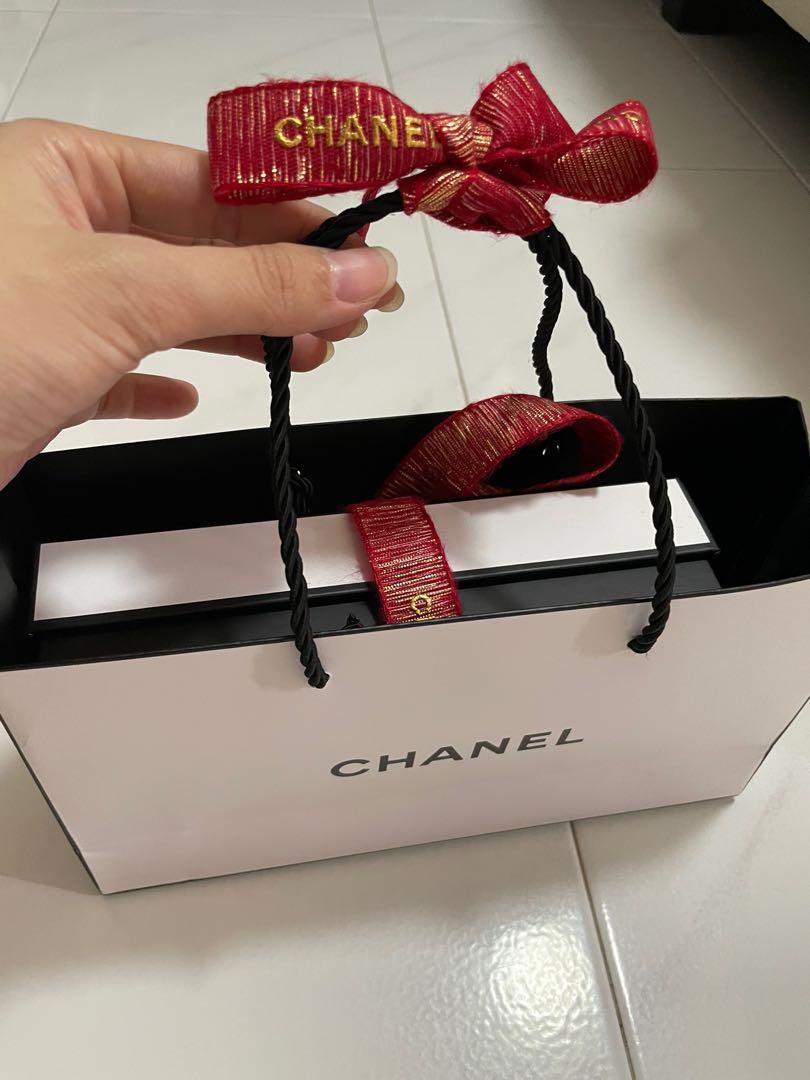 Thanks Chanel SG for the 🎄Christmas gifts ❤️ . . . #chanelgift  #chanelsnowglobe #chanelxmas