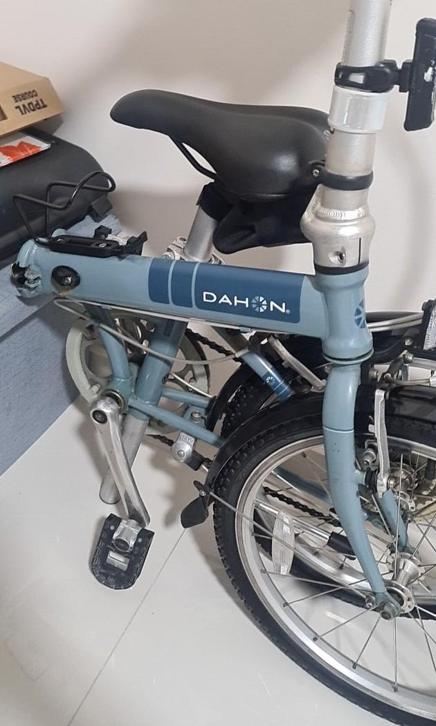 Dahon D7 speed 4130 ultra light weight bike. In good condition just replace 2 new tyres