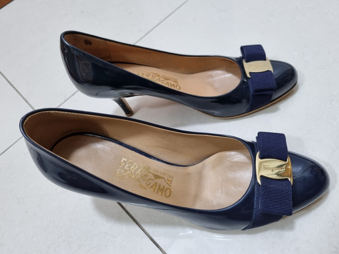 Navy blue ferragamo shoes clearance