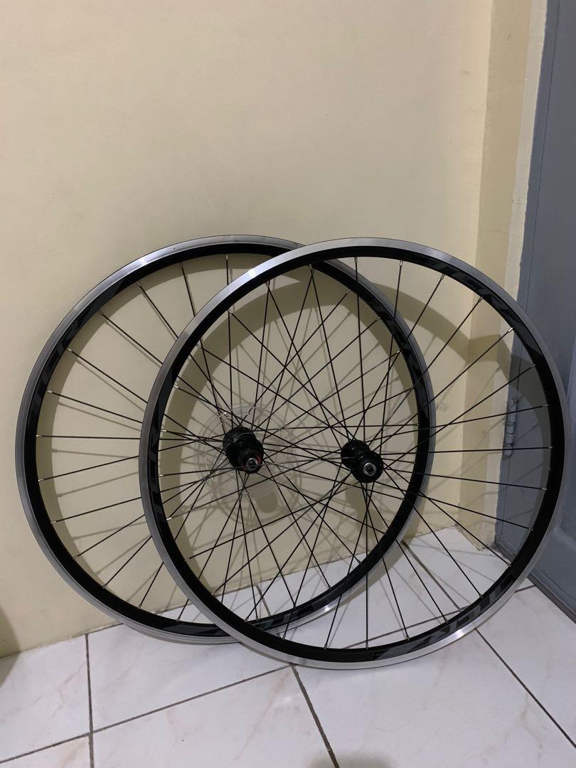 giant sr2 wheels 11 speed