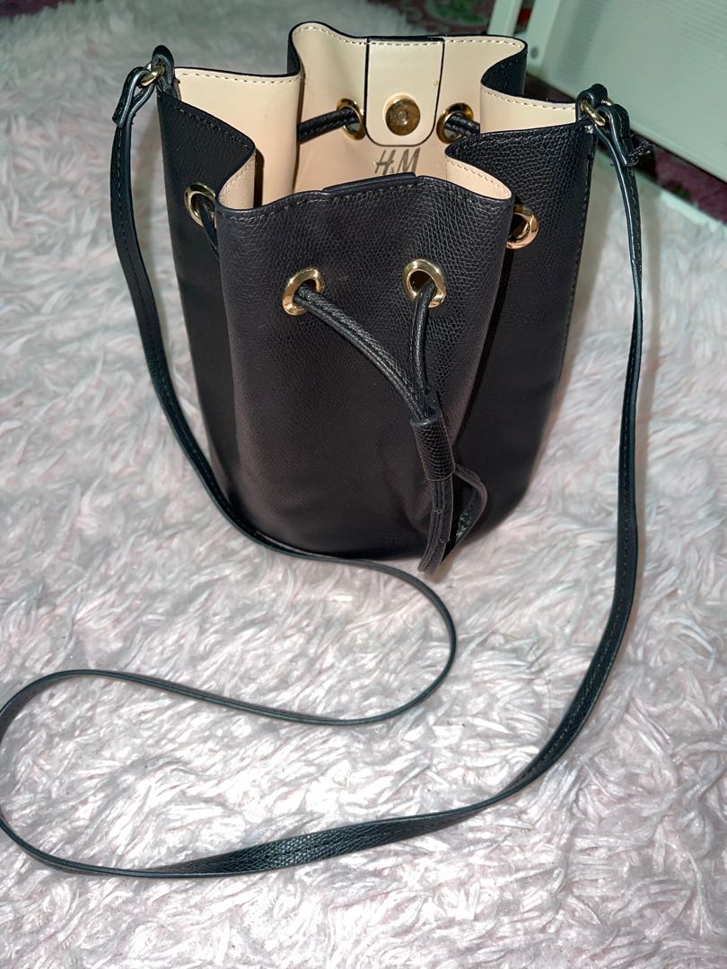 H&m bucket bag clearance
