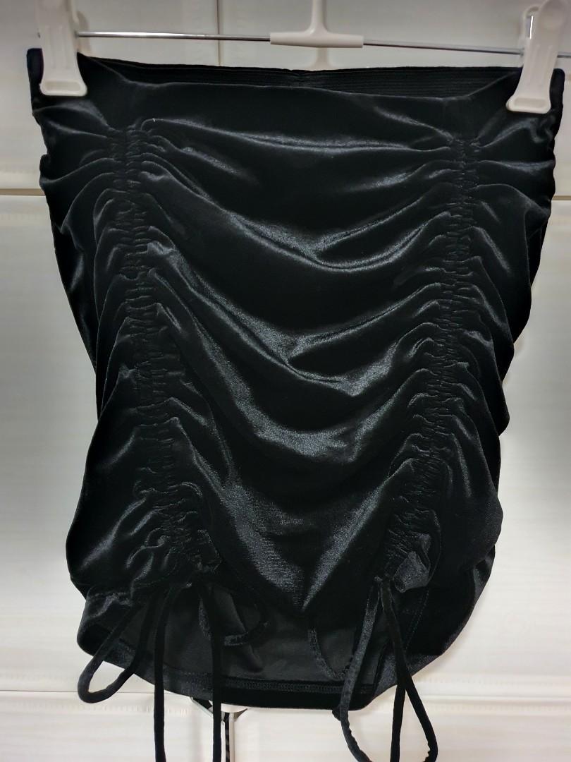 H M Black Velvet Skirt Women s Fashion Bottoms Skirts on Carousell