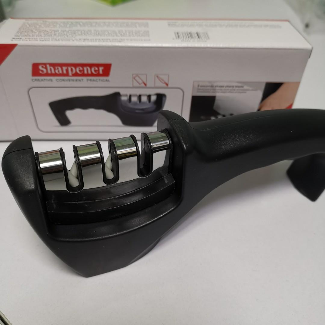 Knife sharpener （分類：其他廚具）位於 Hong Kong。 由 mobile-accessories 提交（商品編號 1130763574，圖片 2）。簡介： Knife sharpener - easy to use. One direction sharpening - 3 slot system 1) blade repair / straighten 2) restore V shape 3) fine tune sharpen。