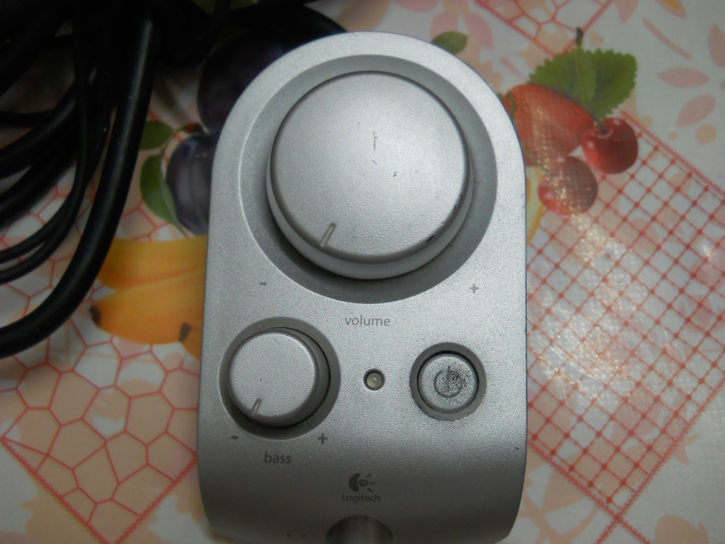 Logitech z 2300 control pod 2025