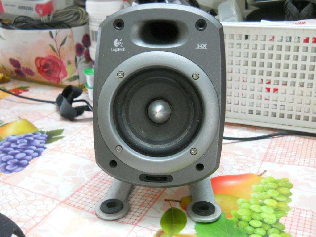 LOGITECH Z560 THX Satellite Speaker 1 pc only