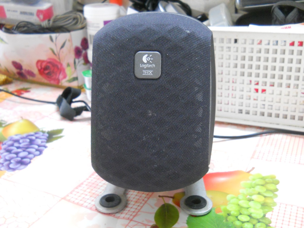 LOGITECH Z560 THX Satellite Speaker 1 pc only, Audio, Soundbars