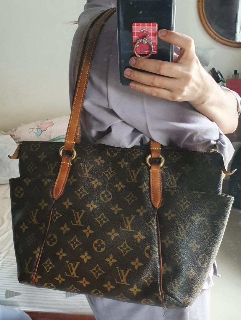 LV Totally pm, Barang Mewah, Tas \u0026 Dompet di Carousell