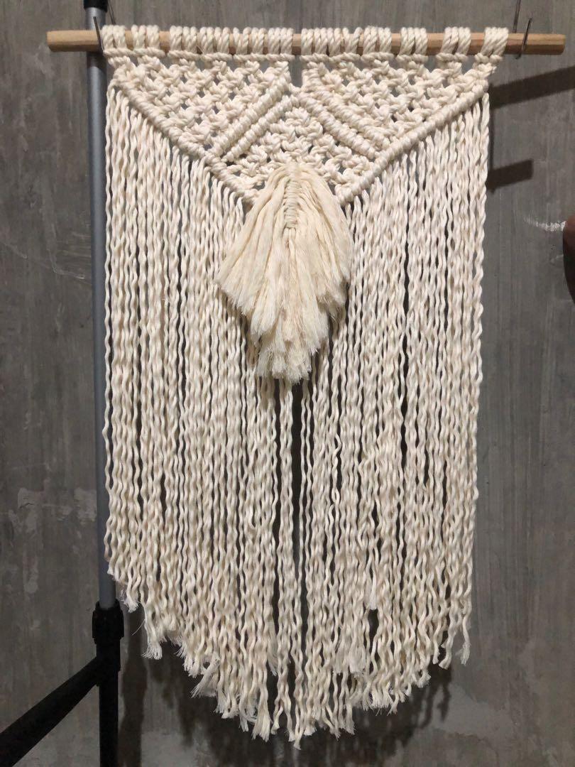 Macrame wall Decor (Category: Wall Decor) located in Candelaria. Submitted by azielkob (Listing ID 1130806351, Image 1). Description: LAST PRICE POSTED Rod size is 16 inches Approximately 23 inches long.