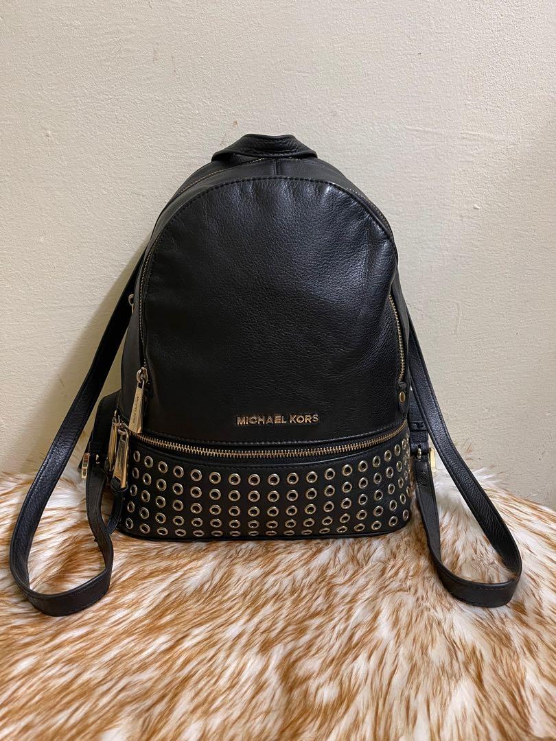 Michael Kors Backpack in Black, Women's Fashion, Bags & Wallets, Clutches  on Carousell