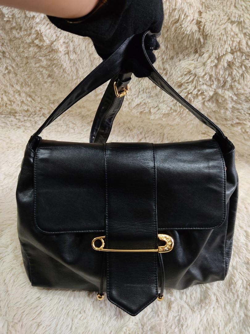 Moschino safety hot sale pin bag