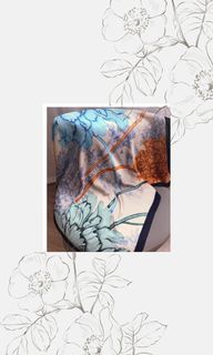 (Category: ) located in . Submitted by elle_wardrobe (Listing ID 1130703504, Image 1). Description: .