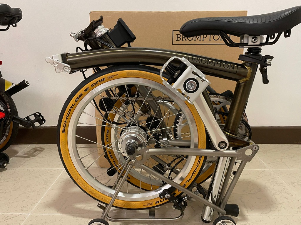 Schwalbe one discount tan wall brompton
