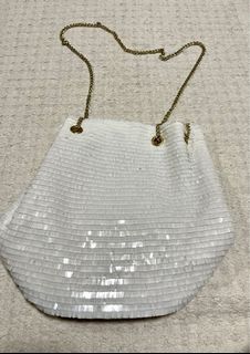 (Category: ) located in . Submitted by ilovedealz (Listing ID 1130799250, Image 1). Description: .