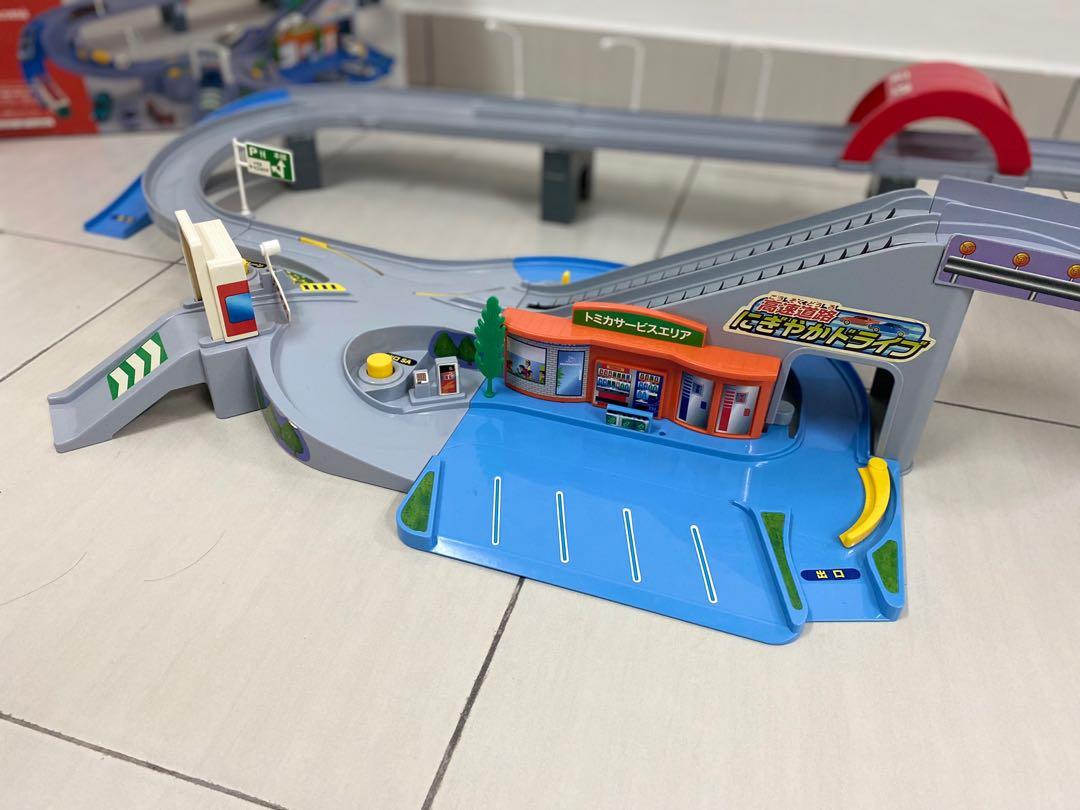 Takara Tomy Tomica Highway Busy Drive, Hobbies  Toys, Toys  Games on  Carousell