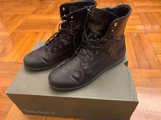 Timberland 真皮黑色短boot
