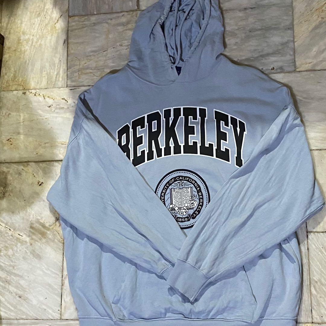 UNIVERSITY BLUE BERKELEY HOODIE (Category: Tshirts & Polo Shirts ) located in Quezon City. Submitted by fr4nkcastle (Listing ID 1130759716, Image 3). Description: - bought from stradivarius for around 2.5k - univ blue ung kulay sobrang gandaaaa -size small on tag but fits small-large. Loc: qc.