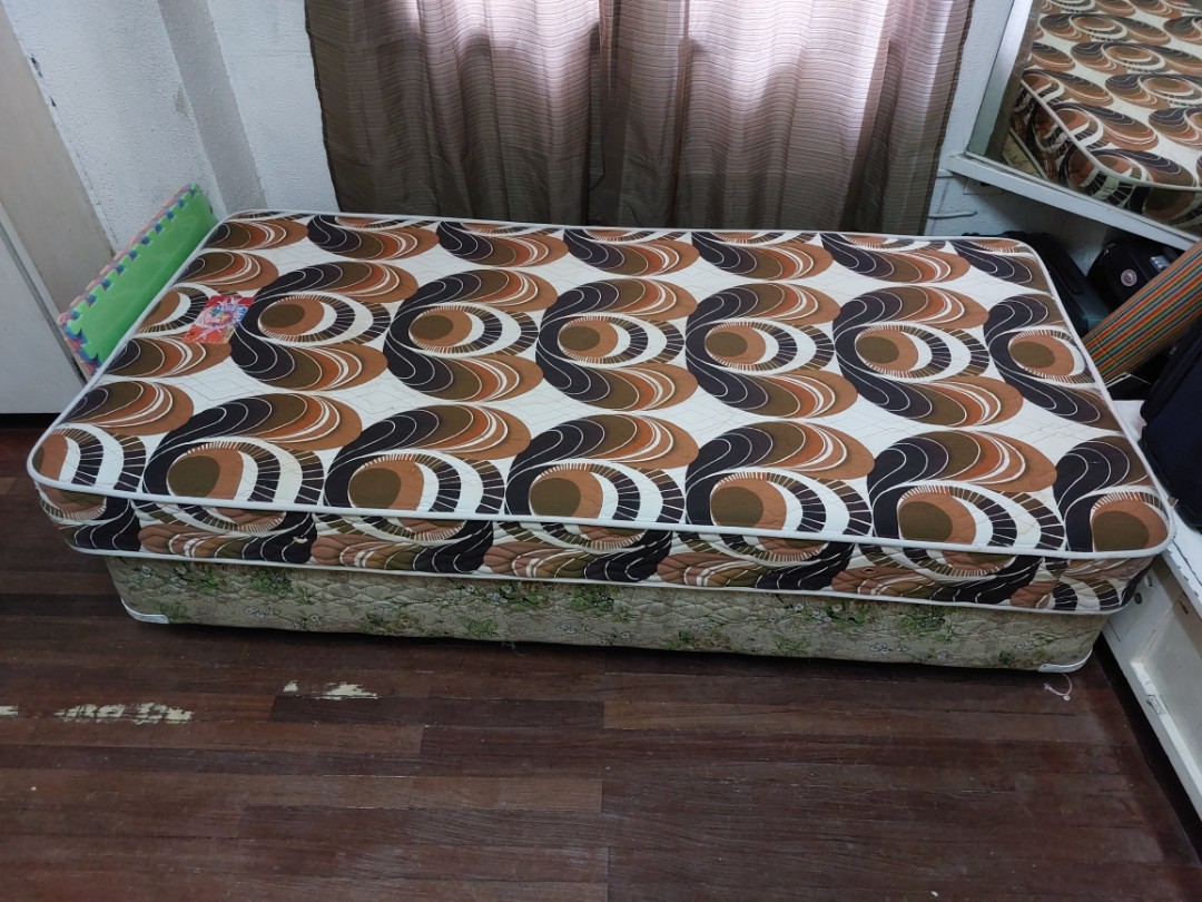 Used Frame Spring Bed USED Twin XL Springform Bed w/ bed box, Furniture & Home Living ...