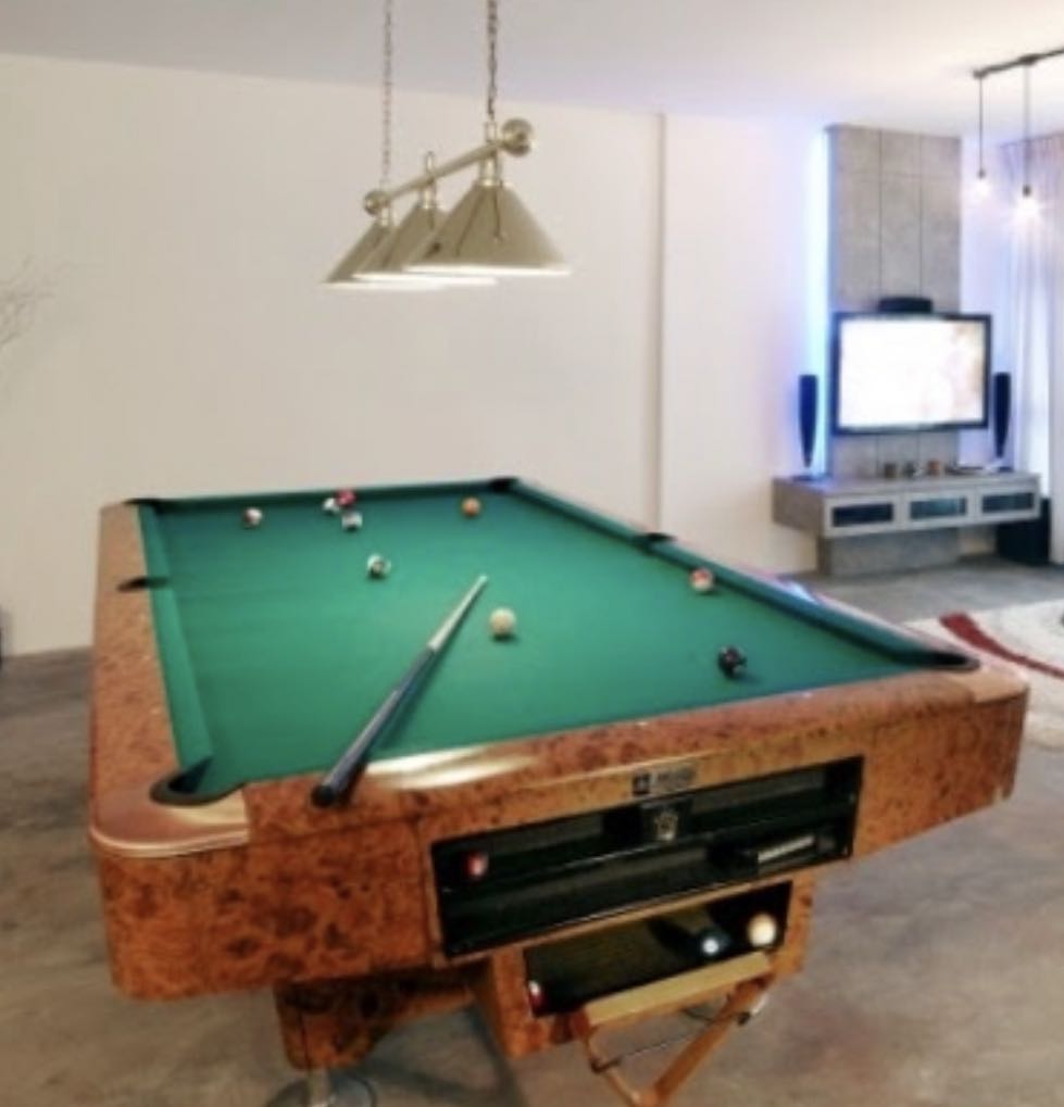 9ft Original Murrey Pool Table, Sports Equipment, Other Sports