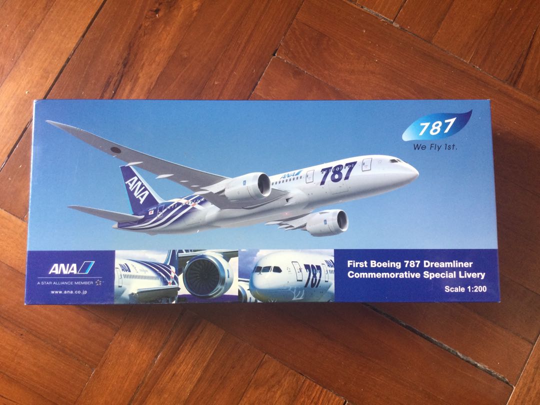 Ana 全日空1:200 787-8 JA801A 1st to fly edition, 興趣及遊戲, 玩具 