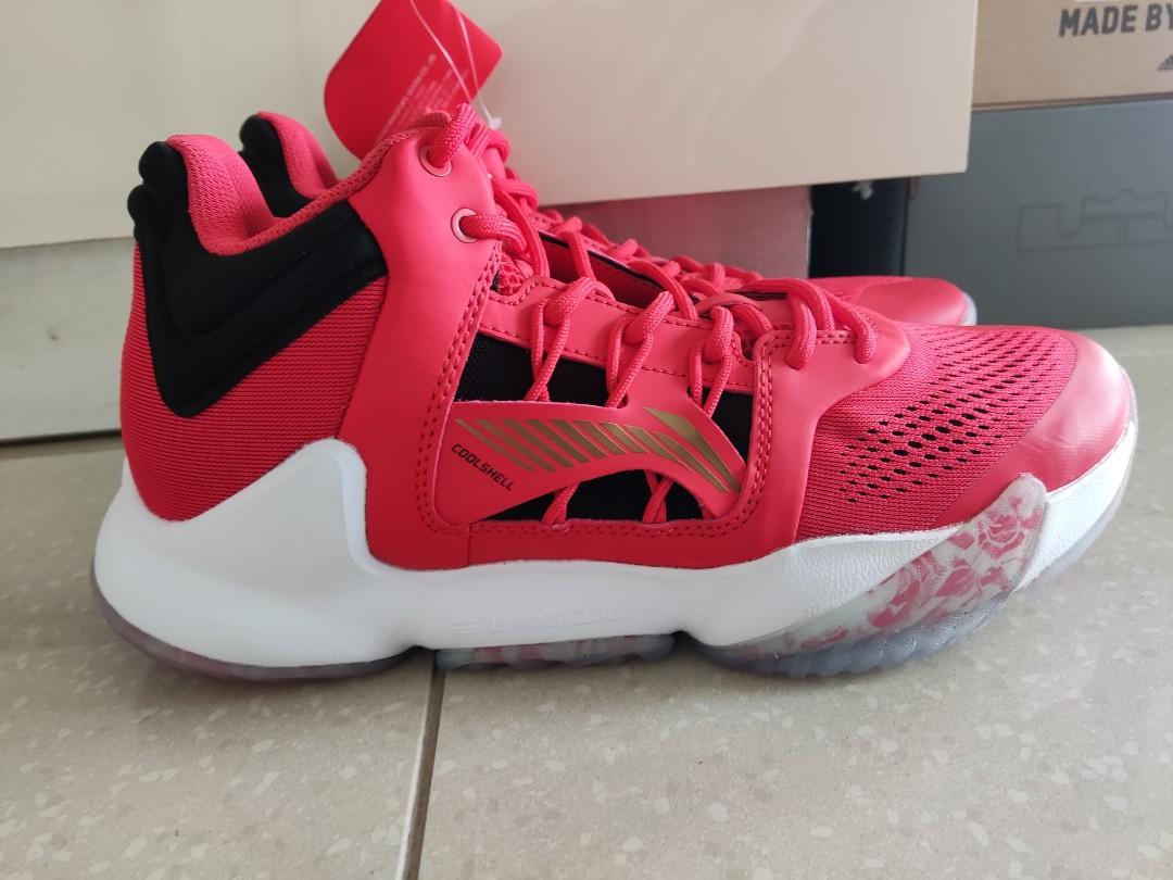 CJ McCollum lining rose city basketball shoe