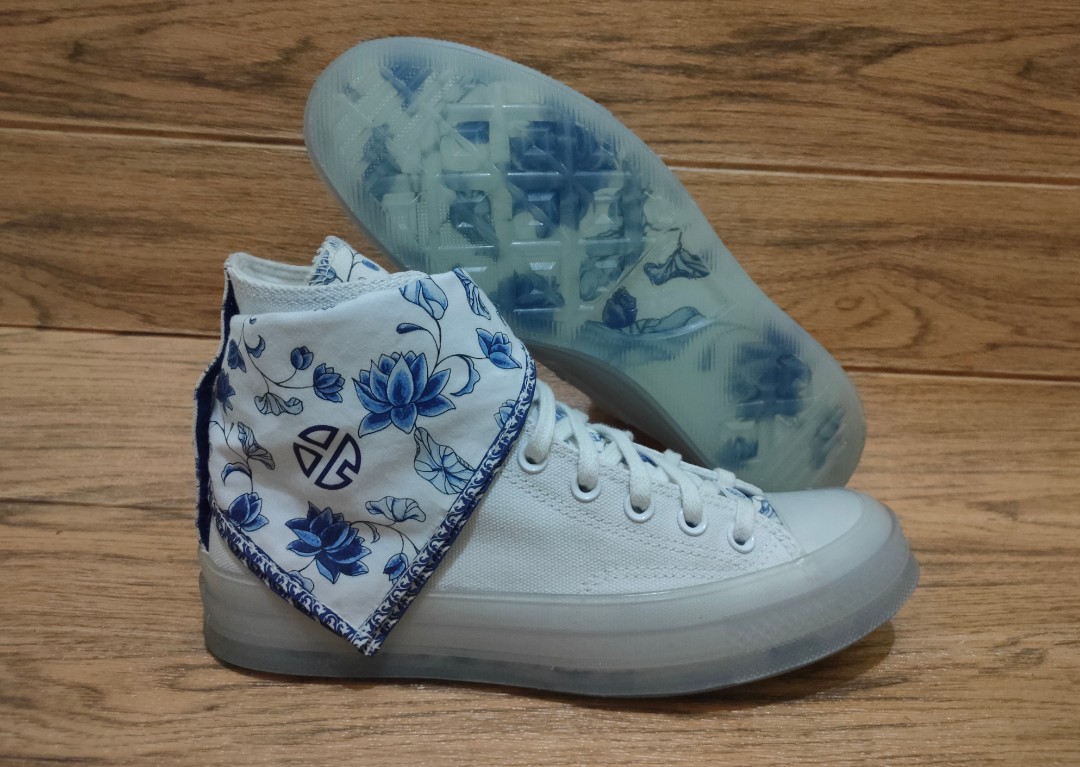 Converse x Lay Zhang, Fesyen Pria, Sepatu Sneakers di Carousell