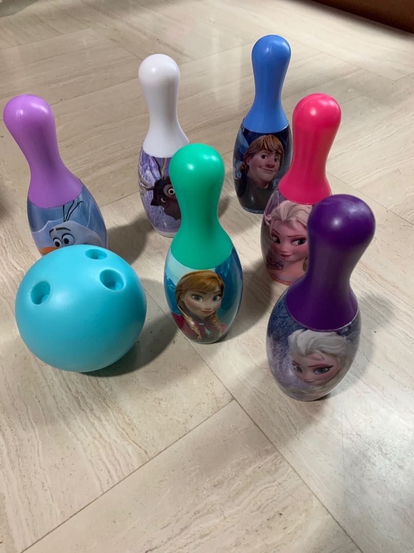 Disney Frozen Bowling Game Toy Set (Elsa, Anna, Olaf, Sven, Kristoff