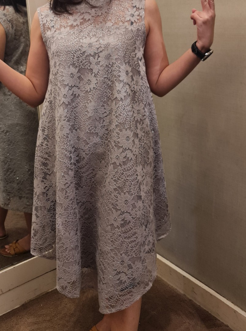 Chic simple dress store