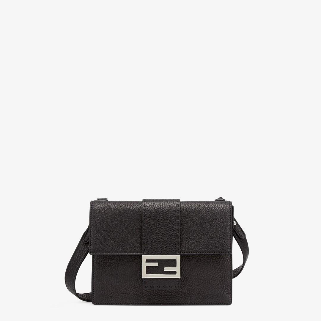 Fendi flat baguette men